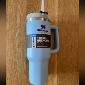 Stanley 40 oz on cornflower blue